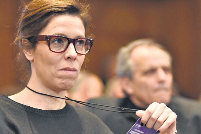 Alonso tuiteaba en contra de Delfina Rossi