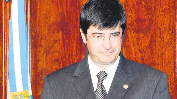 Cozzi, crítico de las políticas de desarme, quedó al frente de la ANMaC.