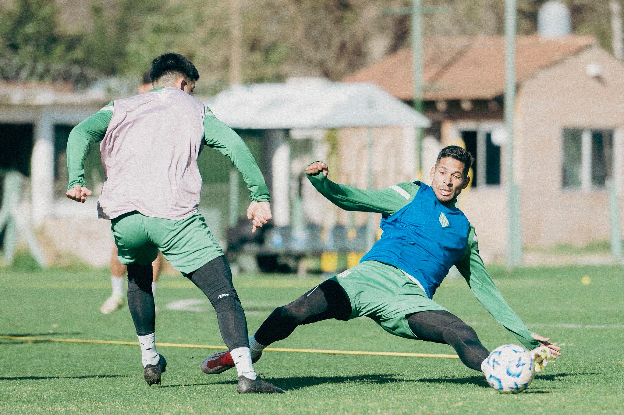 Banfield puede quedar como puntero de su zona este lunes