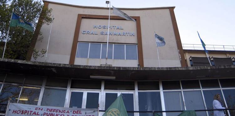 Hay 44 bebés en neonatología en el hospital platense.