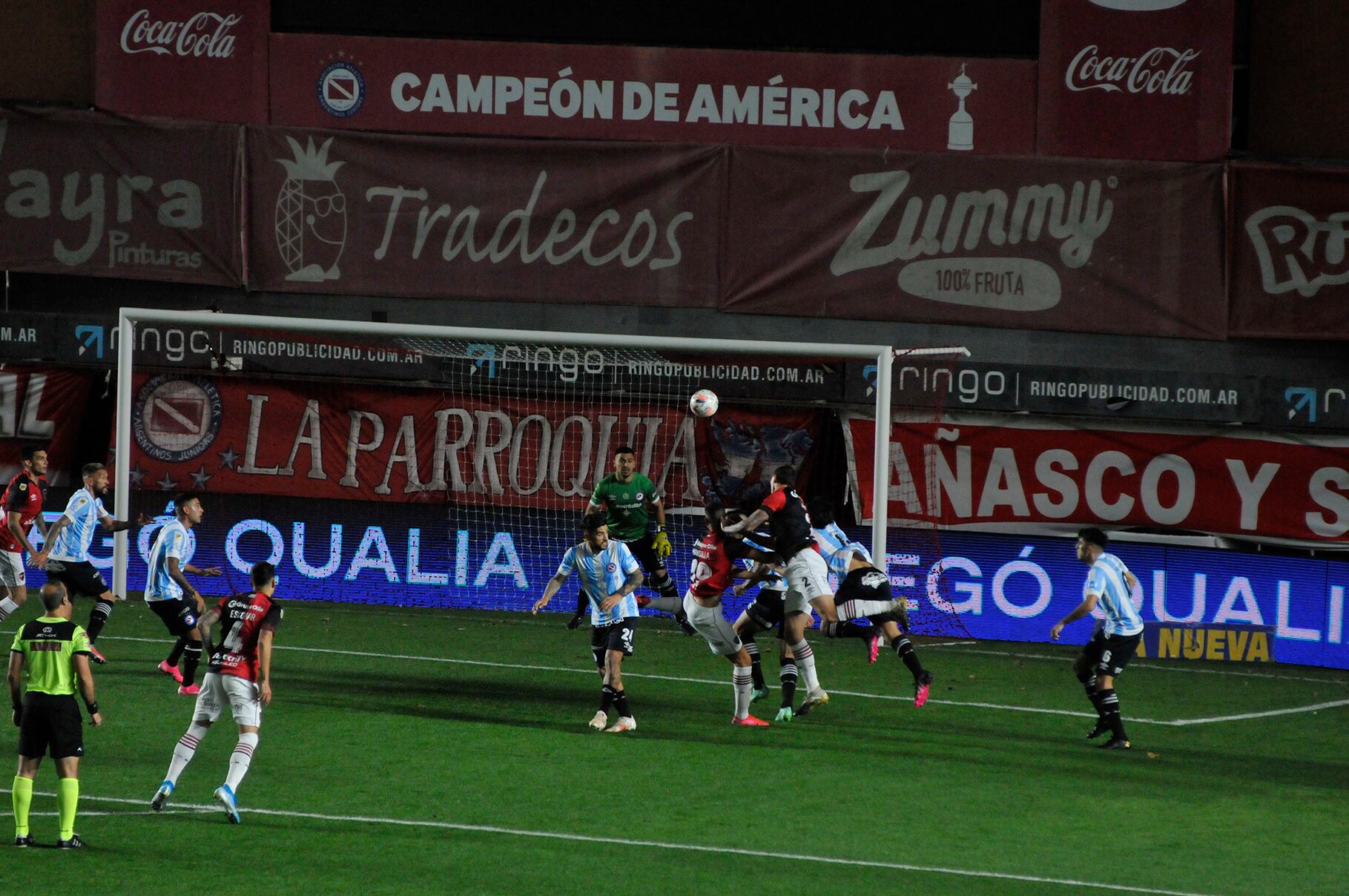 Lema buscó mucho de cabeza pero no pudo conectar