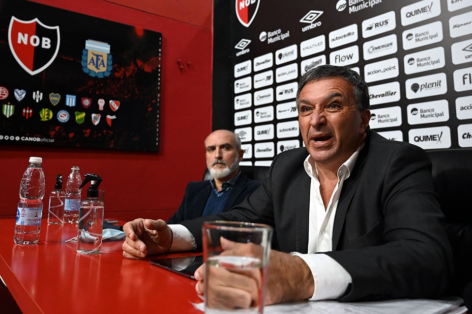 "Nos mintieron, el club no está ordenado", se enojó Astore.