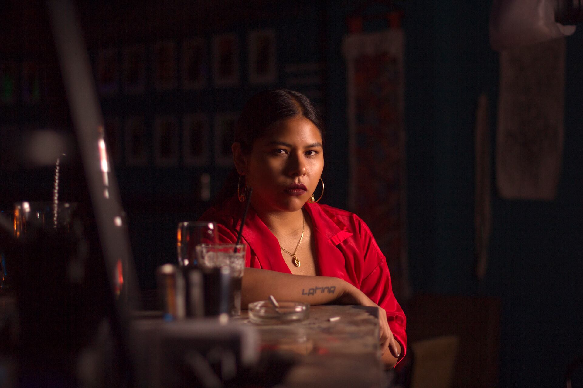 Toda la obra de Tayhana hace conversar los ritmos latinos y lo industrial, y parte de una manufactura de guerrilla, un poco hacker