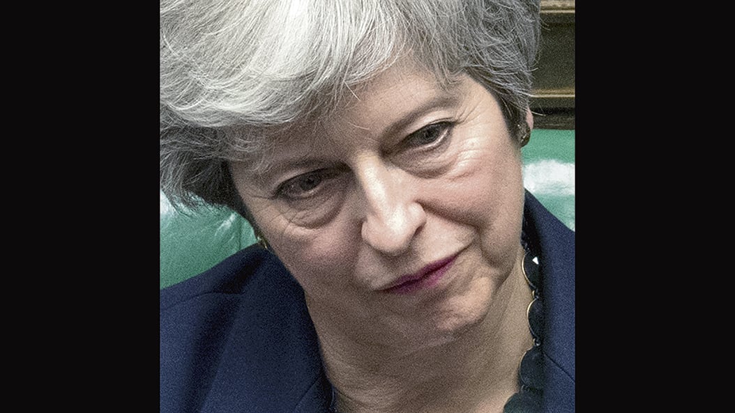 En su alocución, May perdió por momentos la voz.