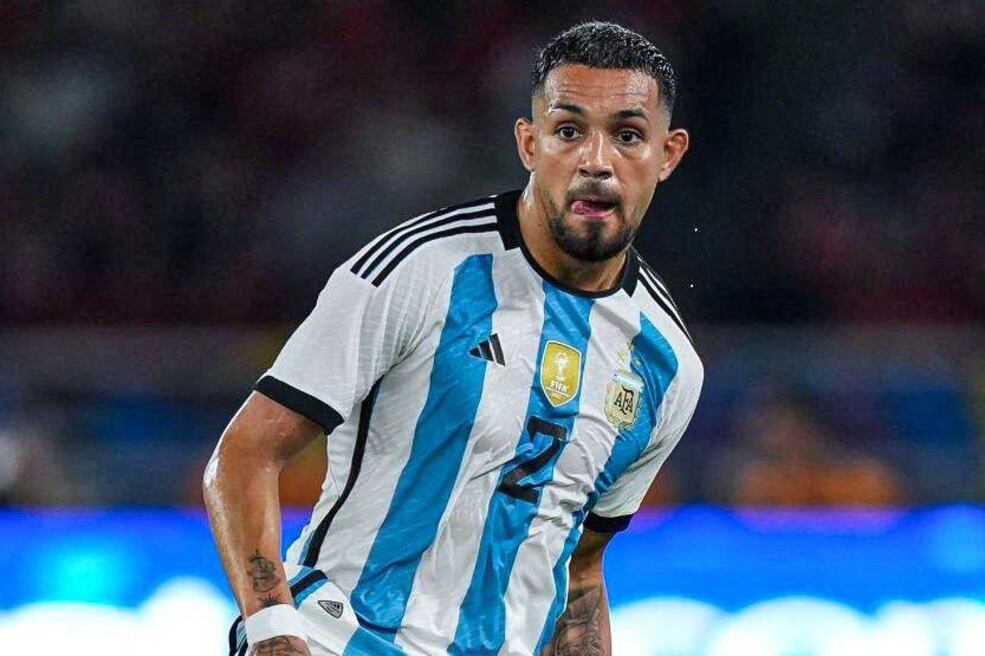 Facundo Medina, hombre del Lens francés, volverá a vestir la camiseta de la selección argentina