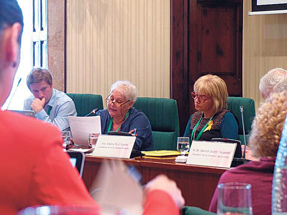 Desde la Asociación SOS Bebés Robados de Catalunya se estima que hubo 30 mil bebés robados.