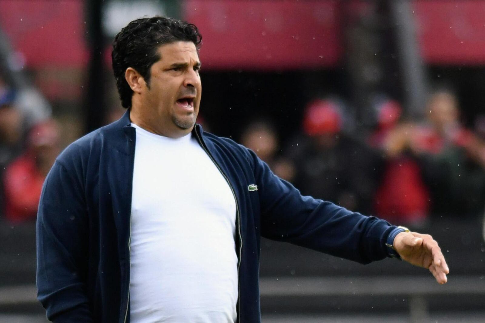 El DT uruguayo Marcelo Saralegui recibió apoyo desde la directiva de Colón
