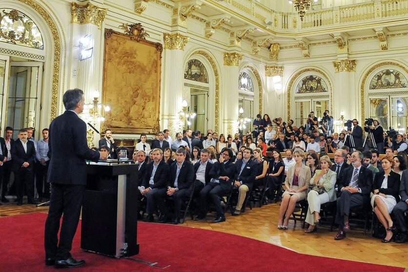 El día en el que Mauricio Macri anunció como una gran noticia la creación de un fideicomiso ciego para transparentar su fortuna mientras durara su mandato.