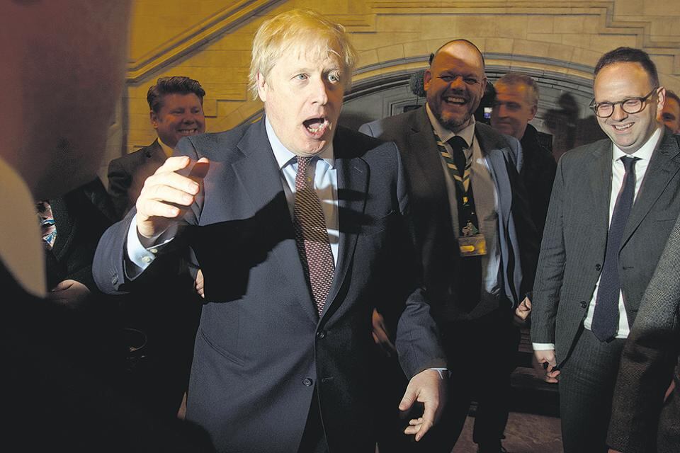 La iniciativa prohíbe además la extensión del período de transición.