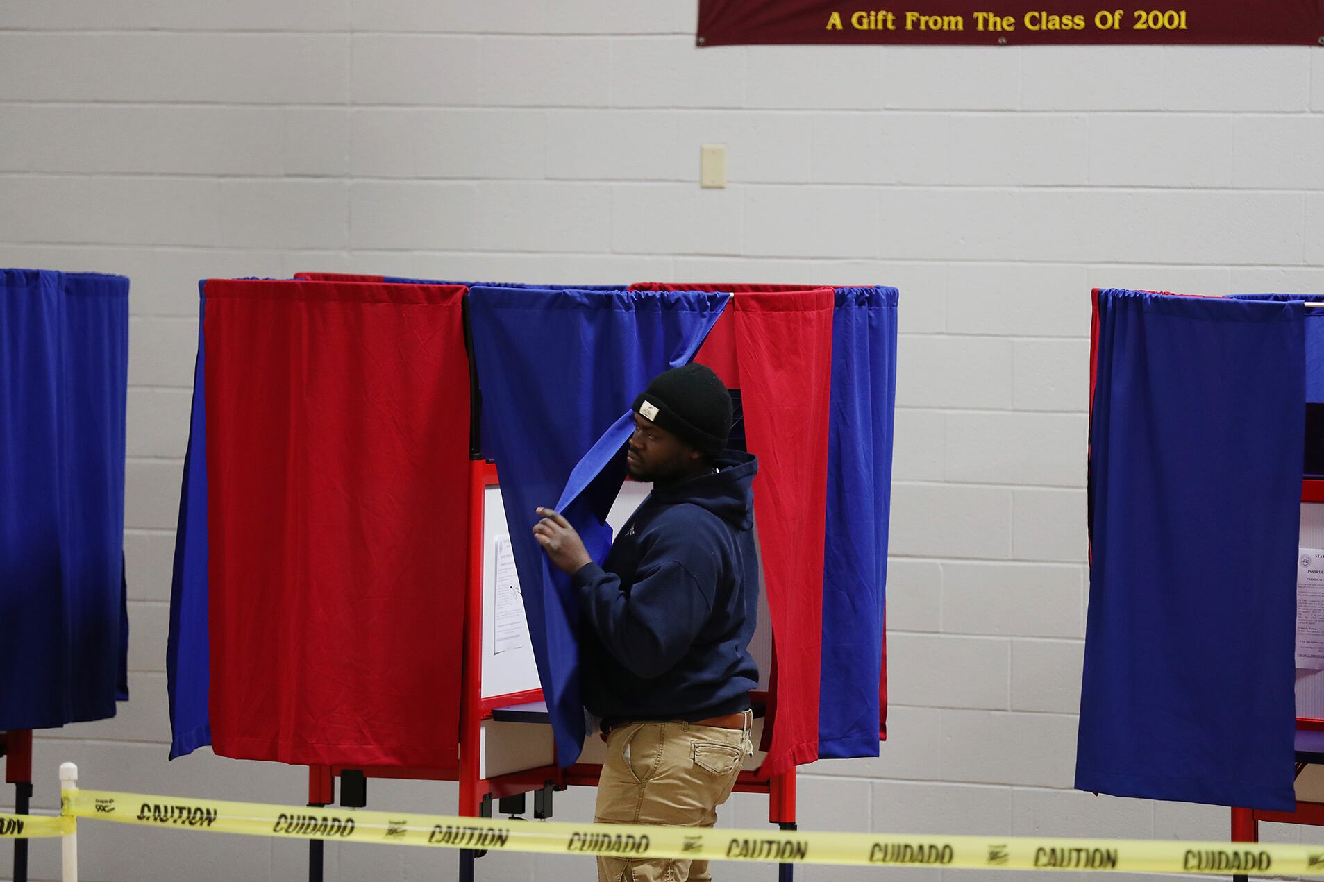 Sanders ha ganado 10 puntos entre los votantes negros desde antes de Iowa.