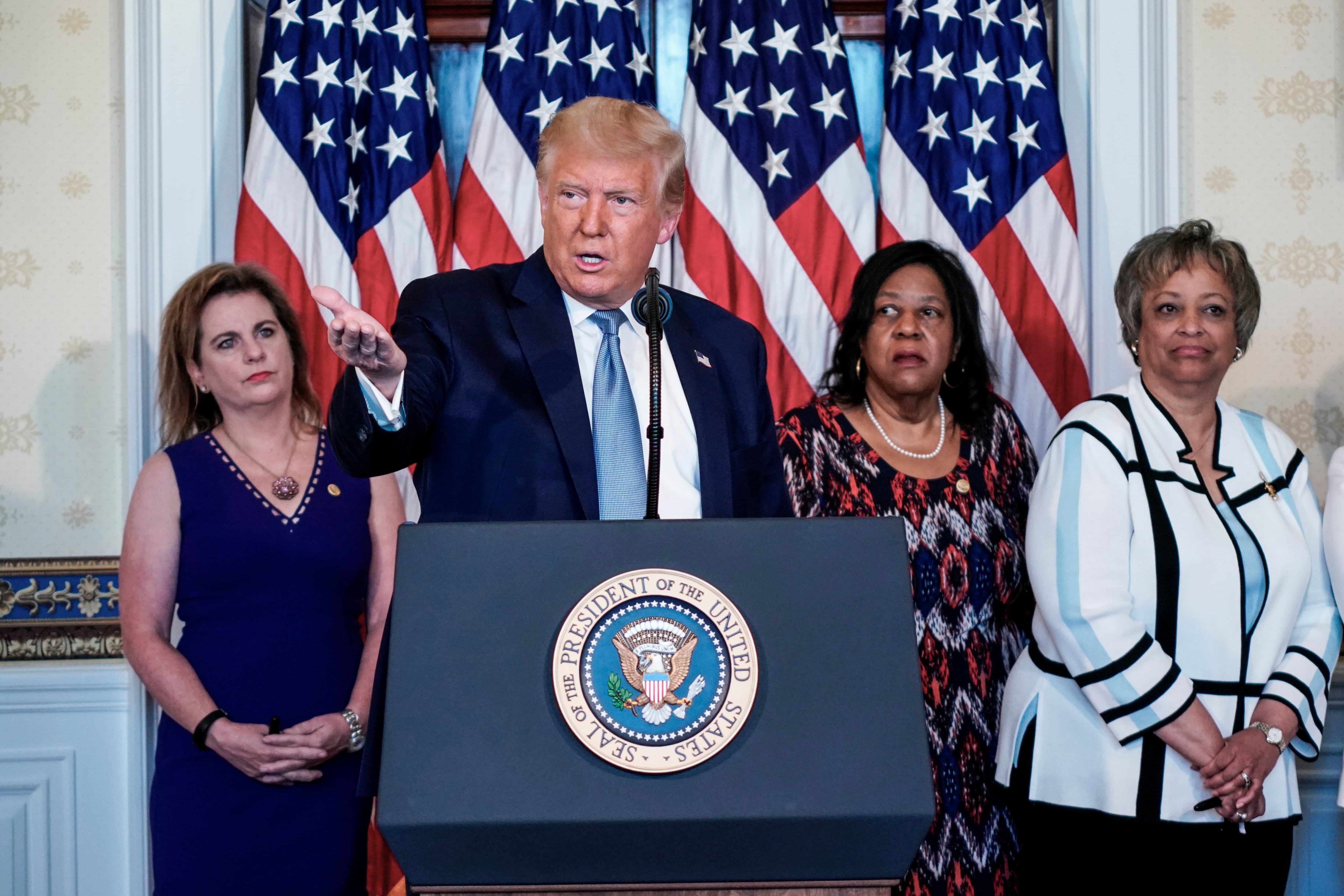 Trumo en la Casa Blanca conmemorando los 100 años del voto femenino en EE.UU.