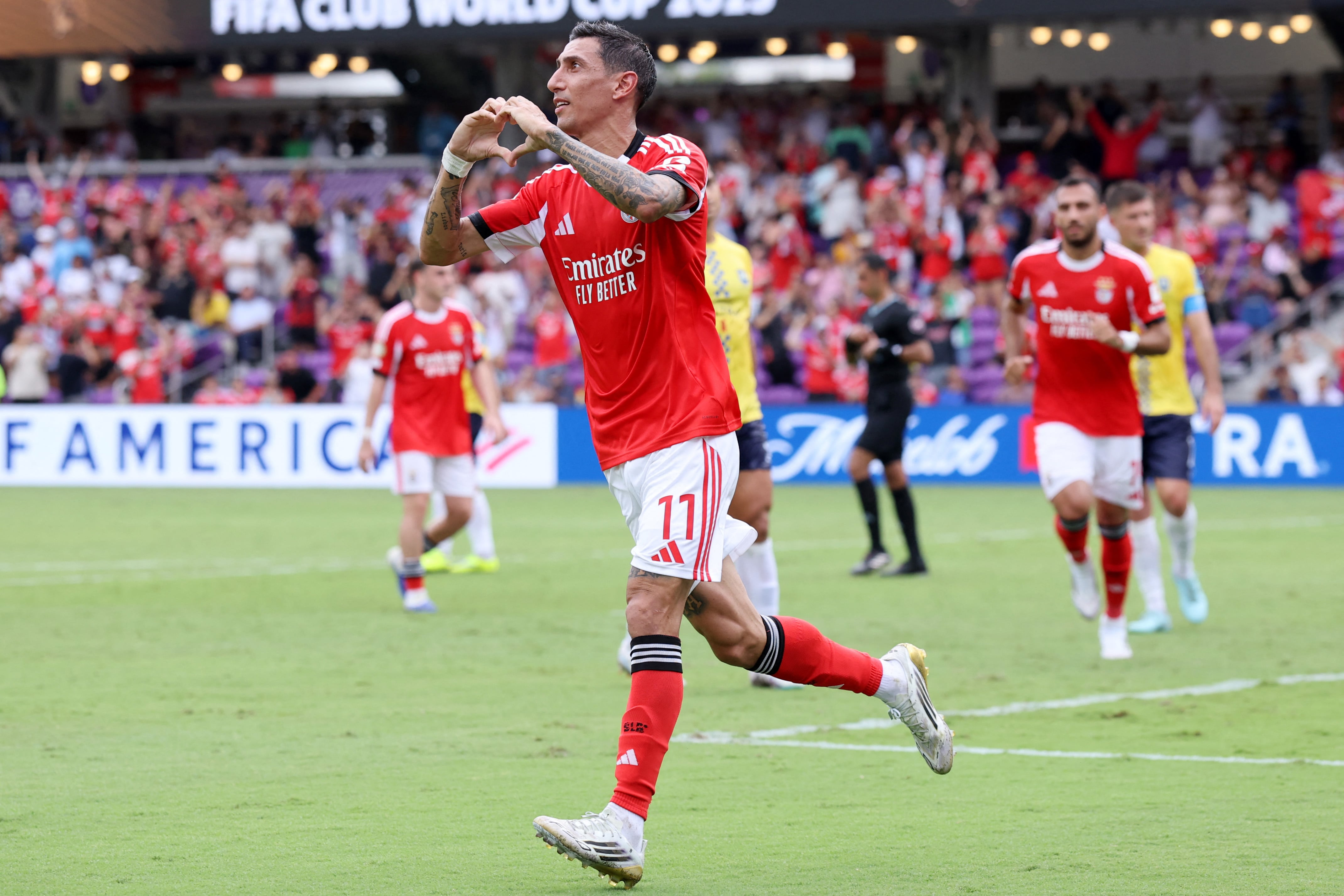 Di María anotó dos penales para convertirse en el goleador del torneo