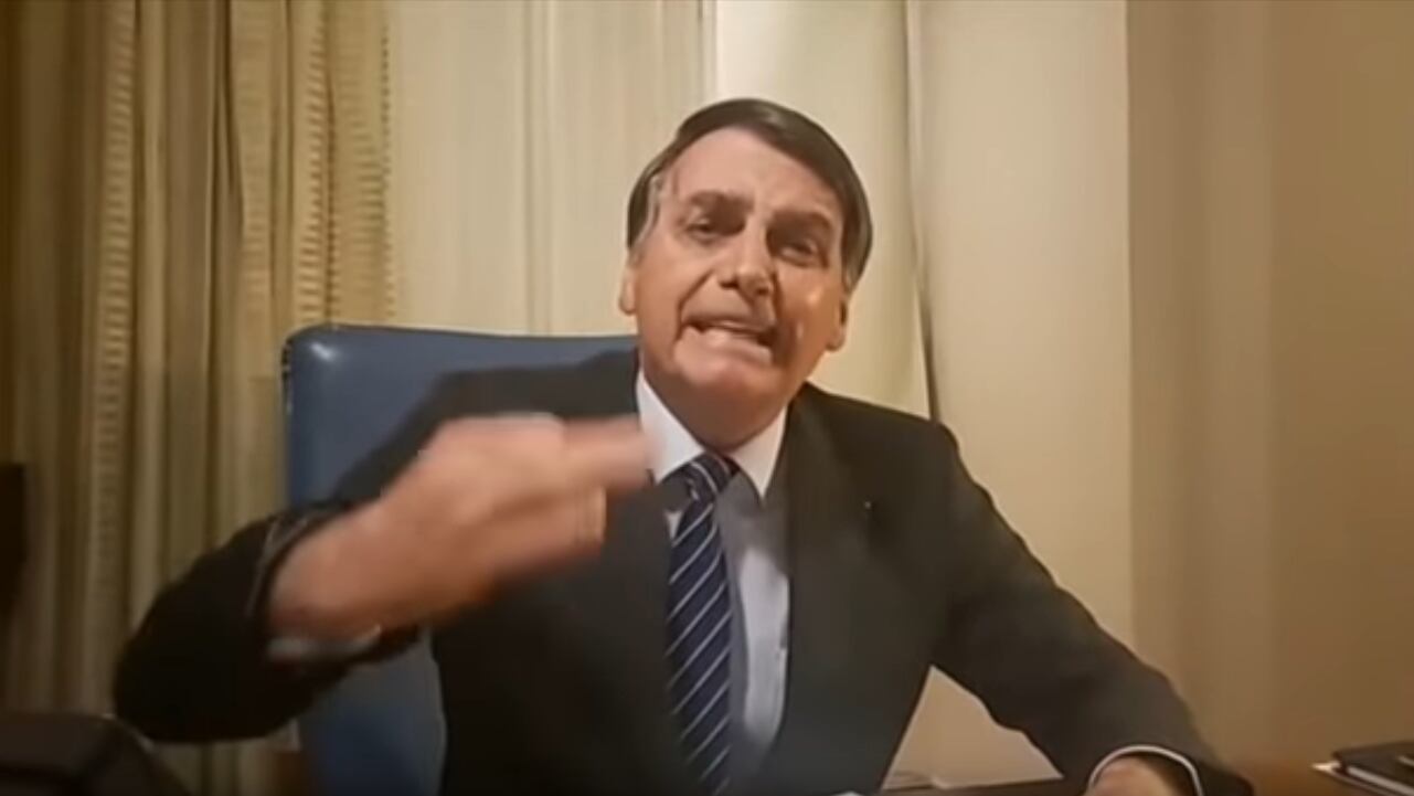 Bolsonaro grabó un video a las 4 de la mañana desde Arabia Saudita para rechazar la acusación.