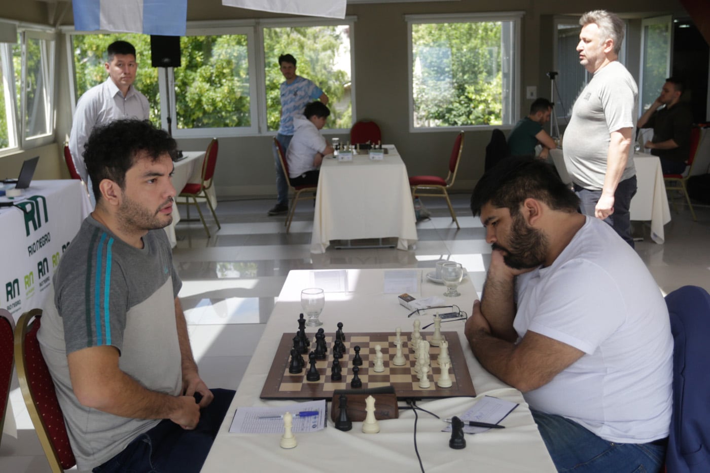 El GM Sandro Mareco ante el MF Juan Manuel Gaitán.