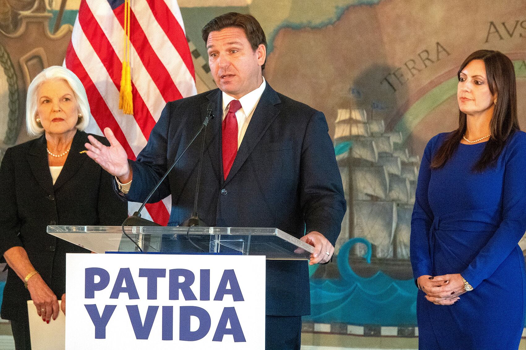 El gobernador de Florida fue fuertemente criticado por la ley antiderechos.