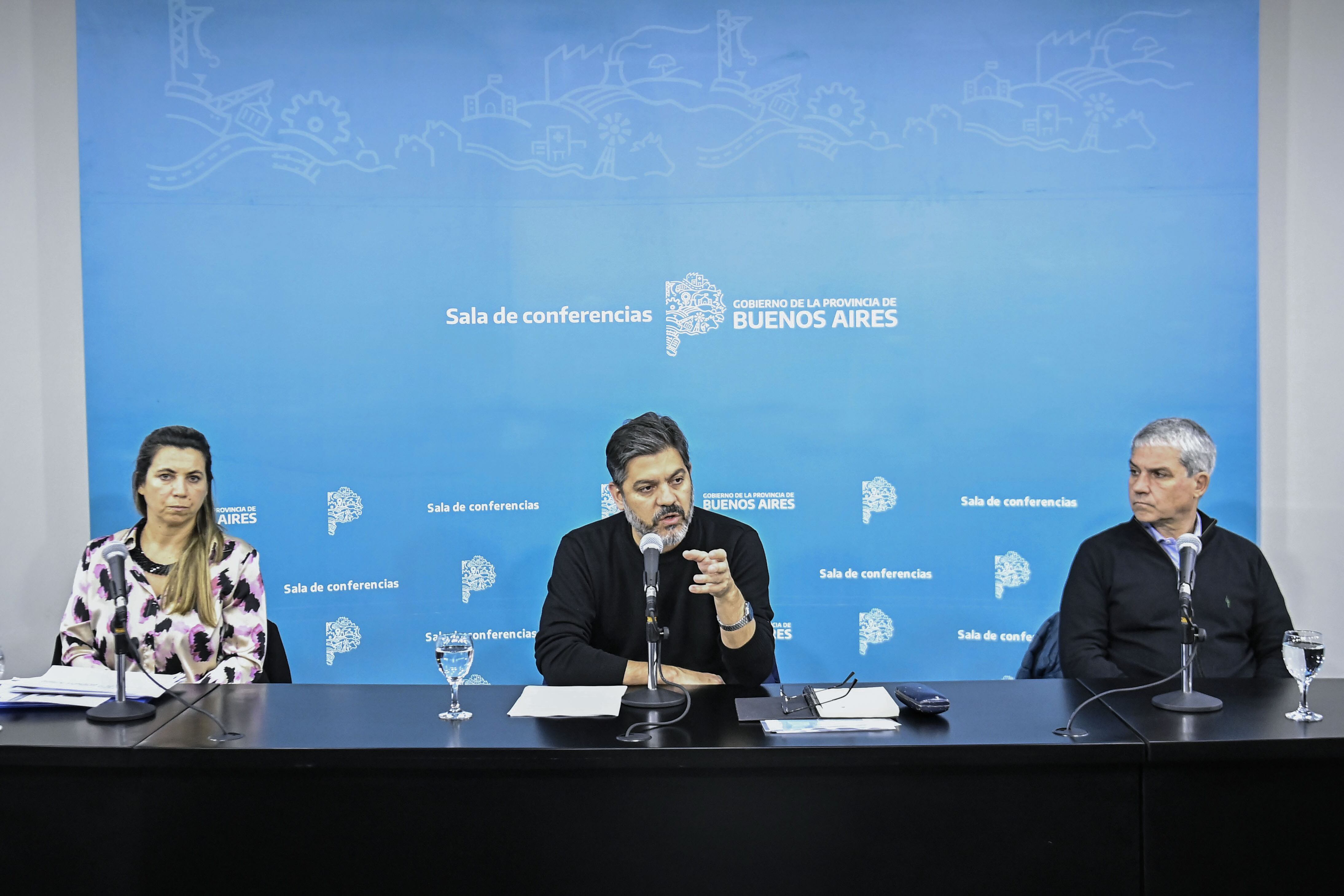 Bianco interpeló directamente a Petri en la conferencia de ayer en La Plata.