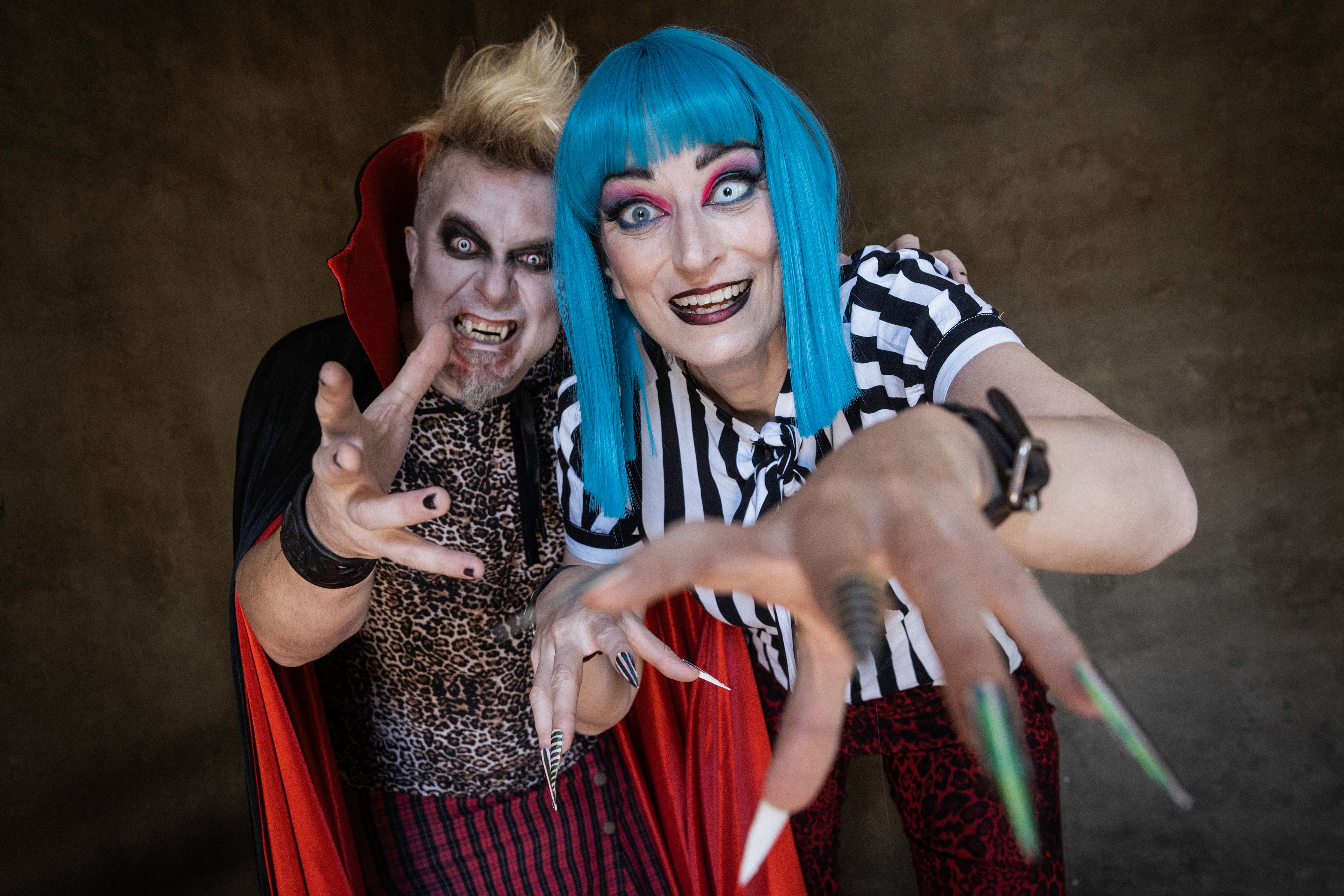 eMon y Karina Kaos, los integrantes de Nasty Neighbours.