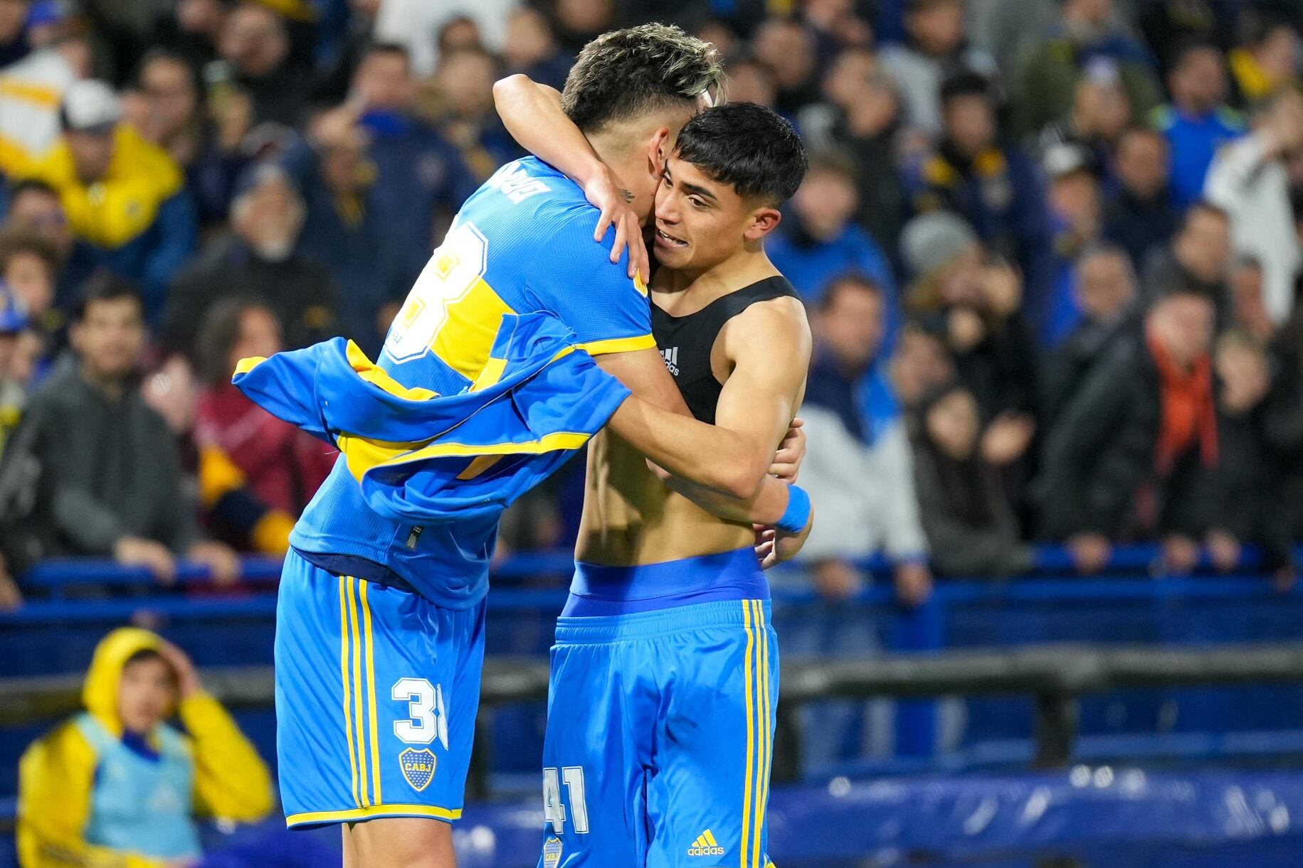 Vázquez, el 38, y Langoni, el 41. Numeración alta en Boca, sinónimo de pibes