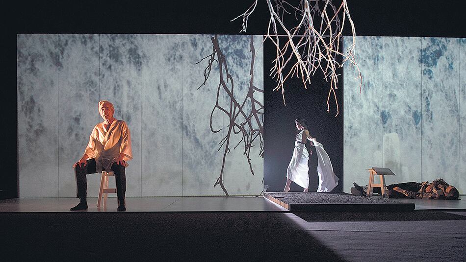 Una escena de La vida a palos, el espectáculo de Imanol Arias que sube a escena en el Teatro Maipo.