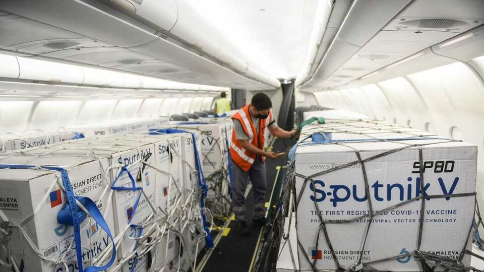Llegan más vacunas Sputnik que las esperadas.