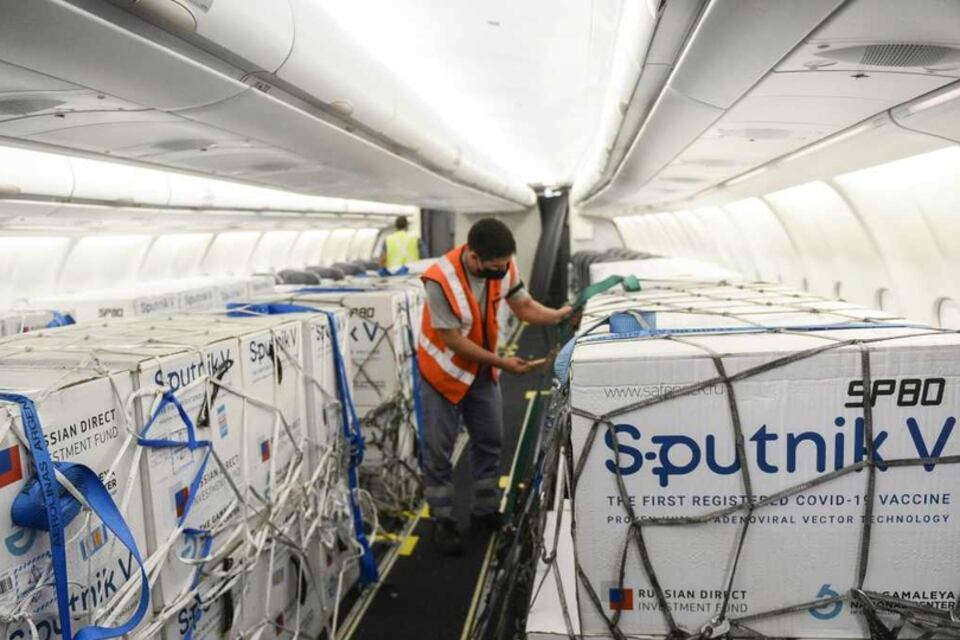 Llegan más vacunas Sputnik que las esperadas.