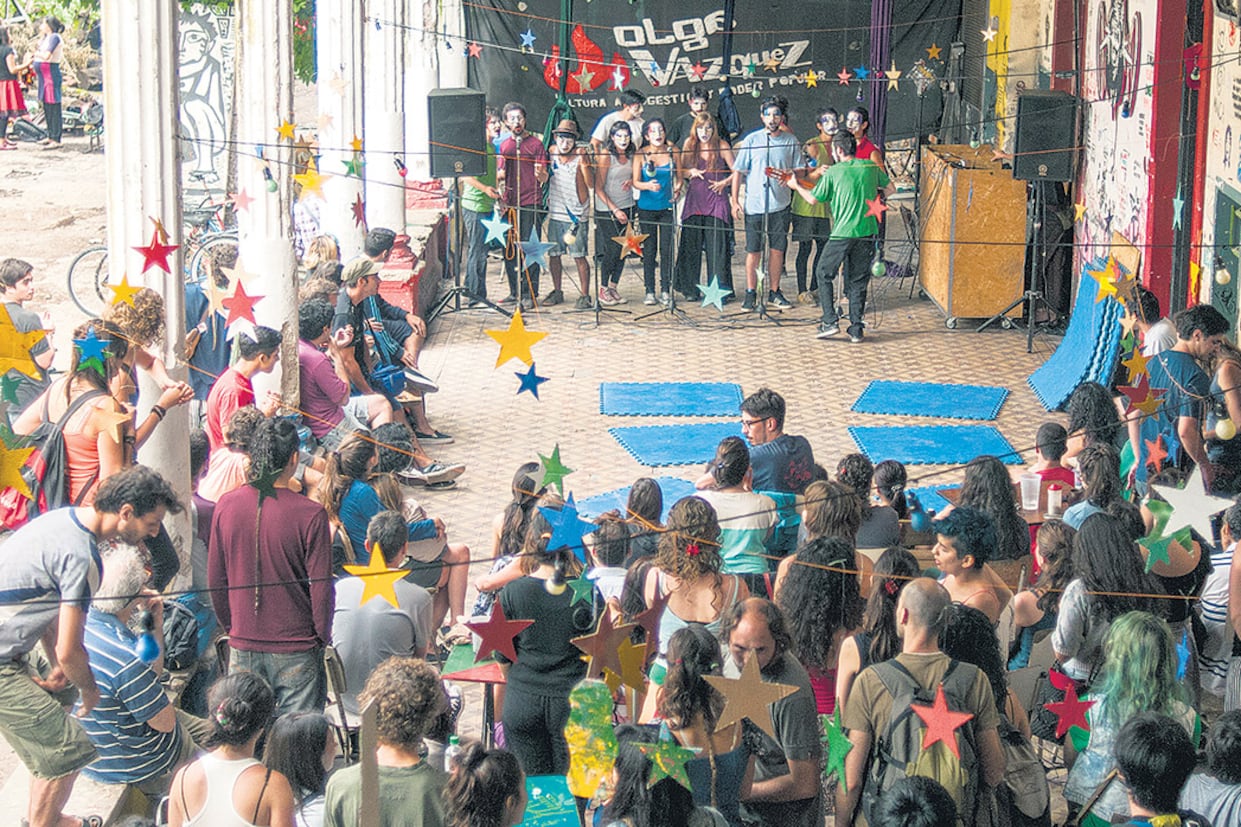 El Centro Social y Cultural Olga Vázquez inició sus actividades como espacio recuperado en 2003.