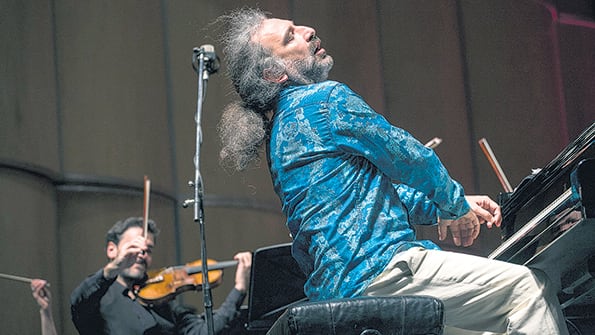 Bollani abreva en el inagotable libro de la canción italiana.