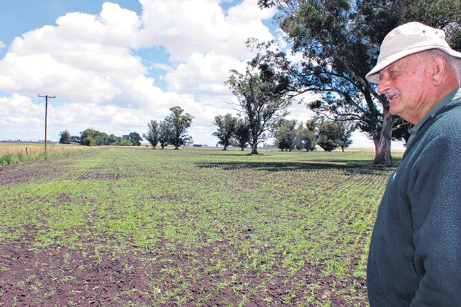Juan Kiehr, en su chacra de La Aurora. “Quiero dejarles a mis nietos un campo mejor del que heredé.”