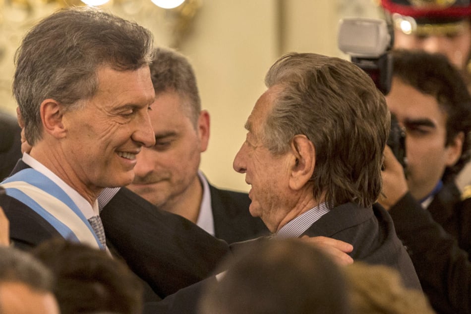 El presidente Mauricio Macri y su padre Franco, durante la asunción presidencial.