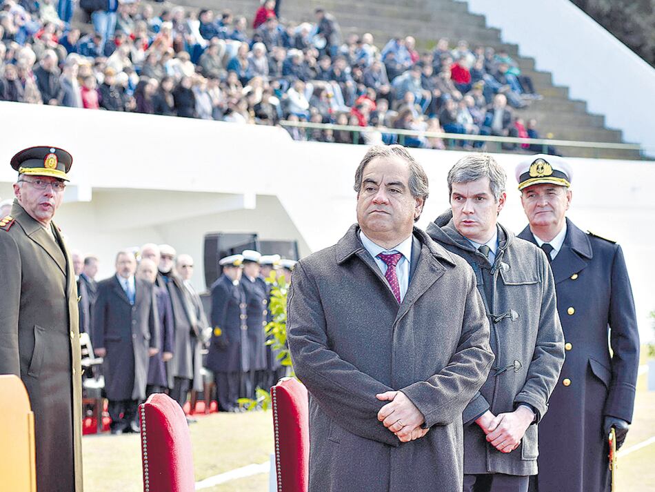 El ministro de Defensa, Julio César Martínez, apuesta por el trabajo asiático.