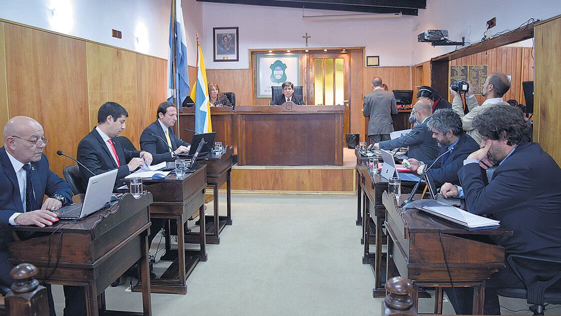 Los varones archivaron los proyectos de paridad de género en los cargos.