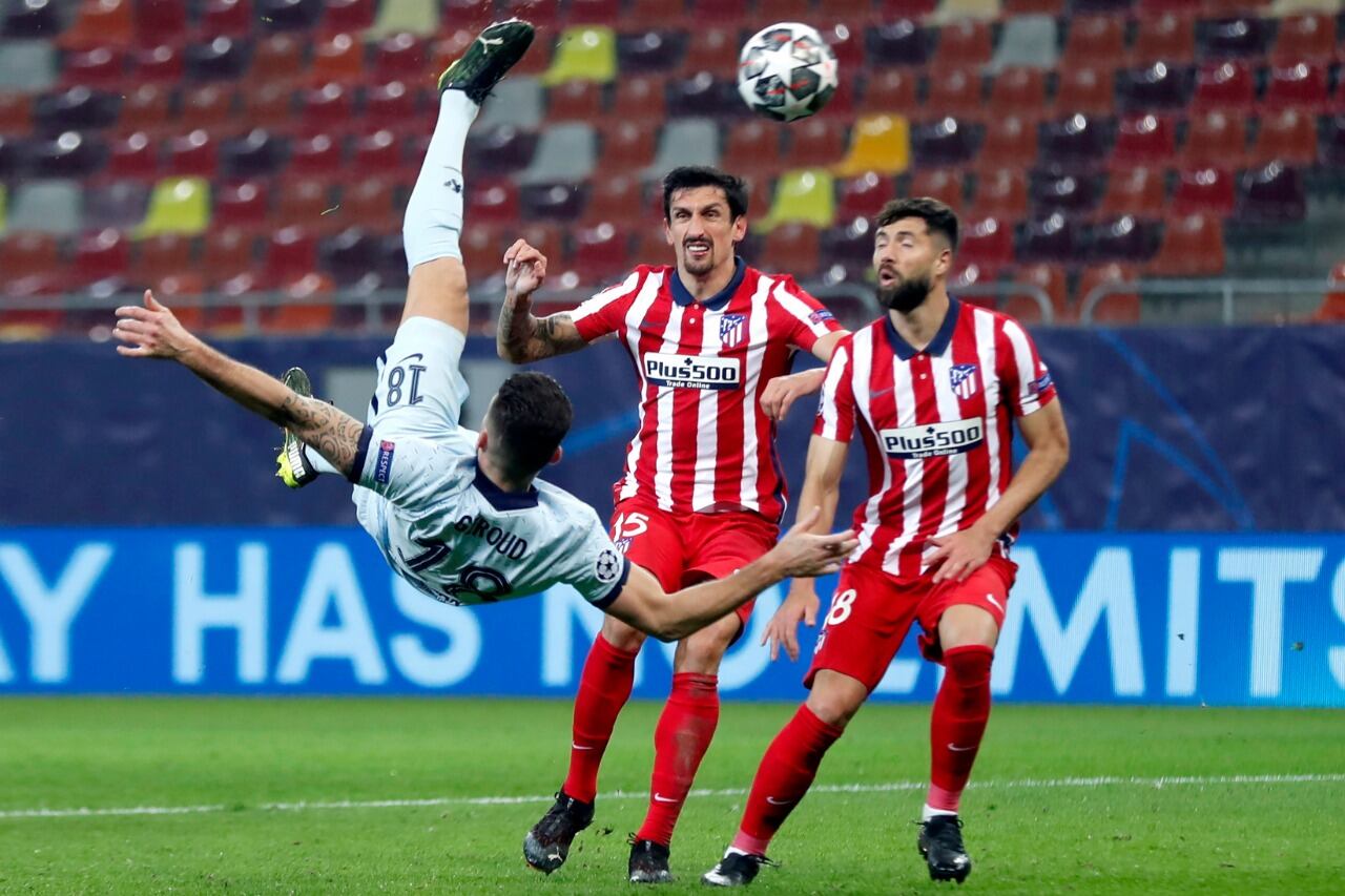 Giroud marcó un golazo de chilena para darle la victoria al Chelsea.
