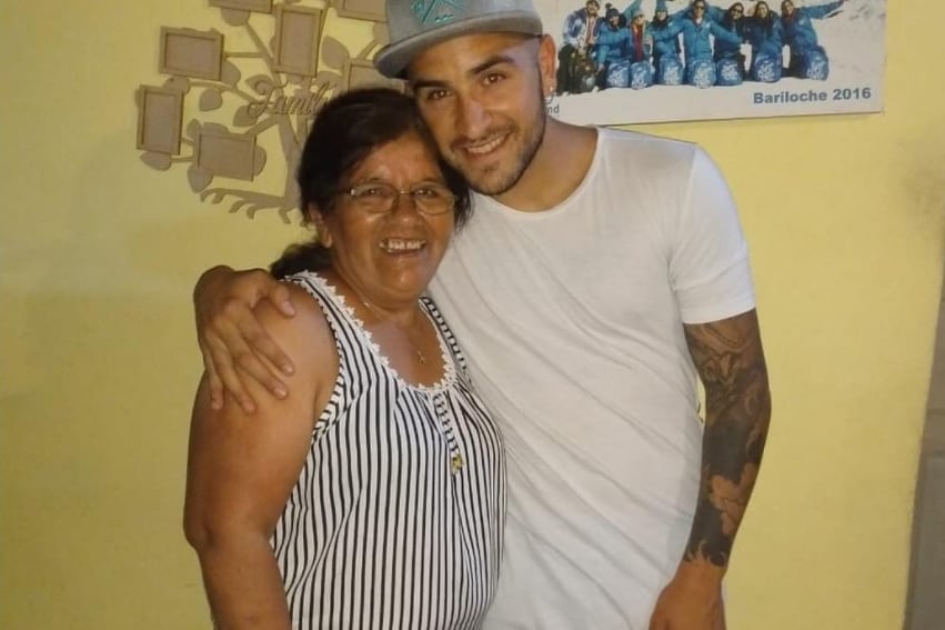 Zunilda Magdalena Ríos, la madre de Elías Gómez iba de acompañante en el auto que conducía su otra hija, Melani Elizabeth Gómez, quien también murió en el choque. (Foto: @eliasgomez.24)