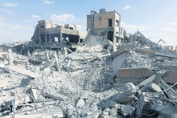 El Centro de Estudios e Investigación Científica de Damasco después del bombardeo de EE.UU. y sus aliados.