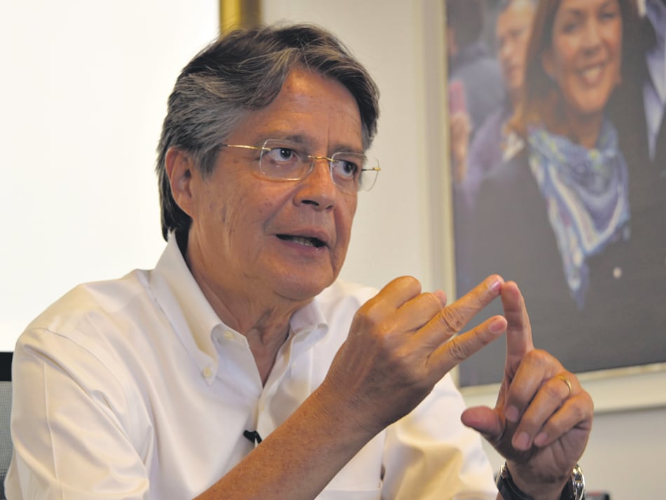 Lasso enfrentará en las urnas el domingo al candidato oficialista Lenín Moreno.