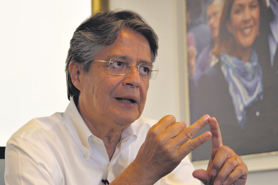 Lasso enfrentará en las urnas el domingo al candidato oficialista Lenín Moreno.