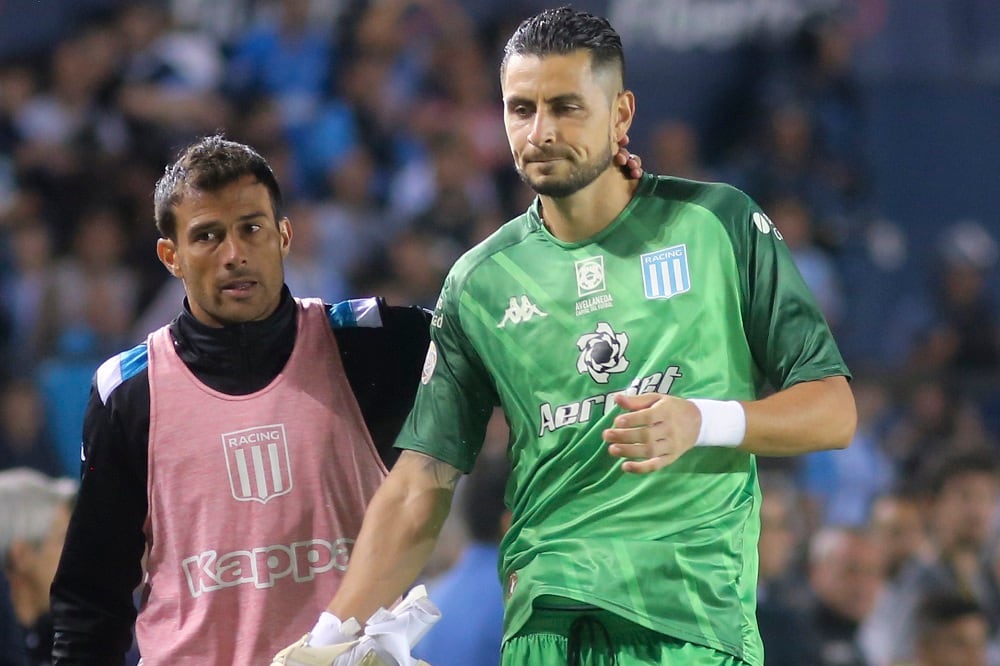 Gabriel Arias y su suplente, Chila Gómez, están contagiados, por lo que Pizzi deberá apelar a su tercer arquero.