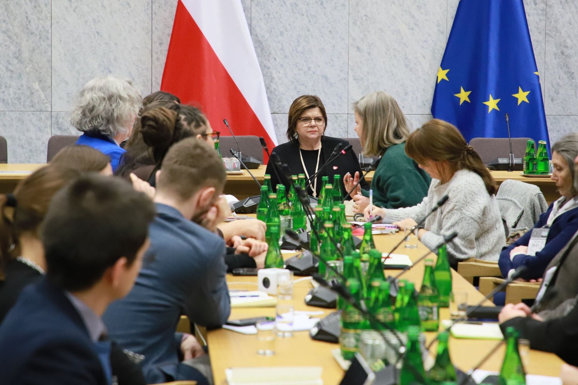 El Gobierno polaco negará fondos a los hospitales que se nieguen a practicar abortos. (Imagen: X/@Leszczyna)