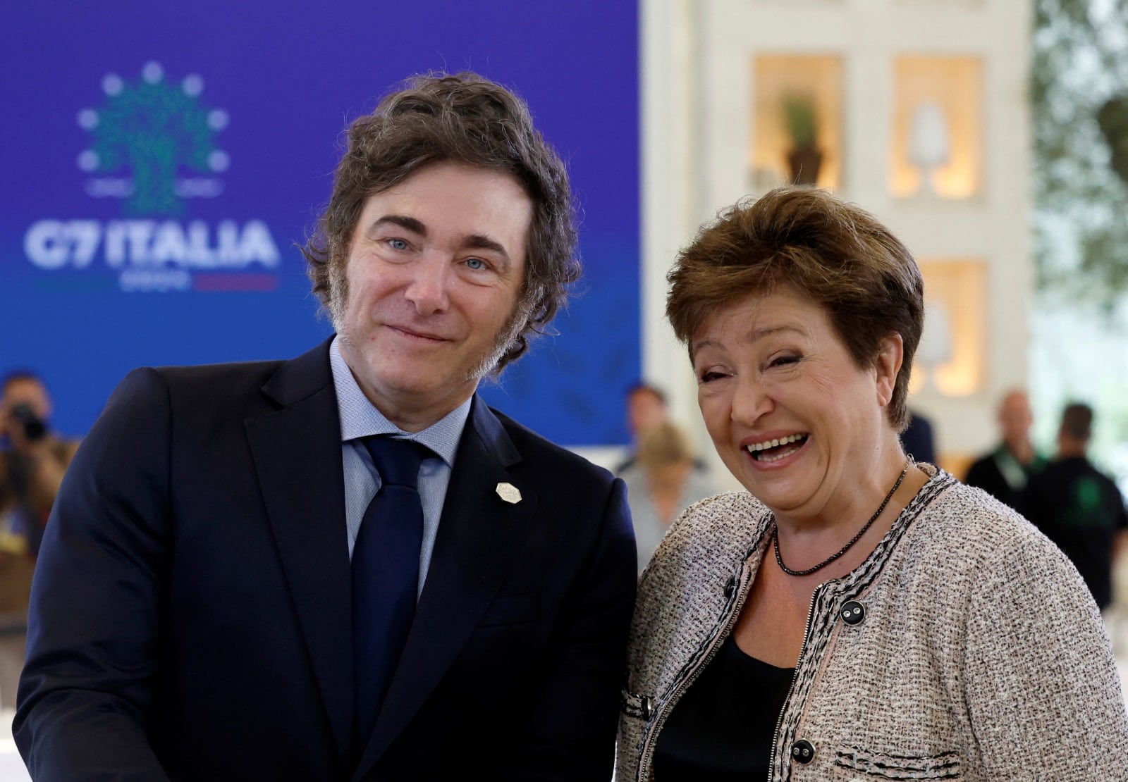 El Presidente Javier Milei con Kristalina Georgieva durante la cumbre del G7 en Italia.
