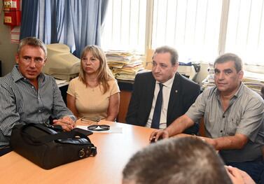 El ministro de Trabajo Genesini y representantes gremiales viajaron ayer a Buenos Aires.