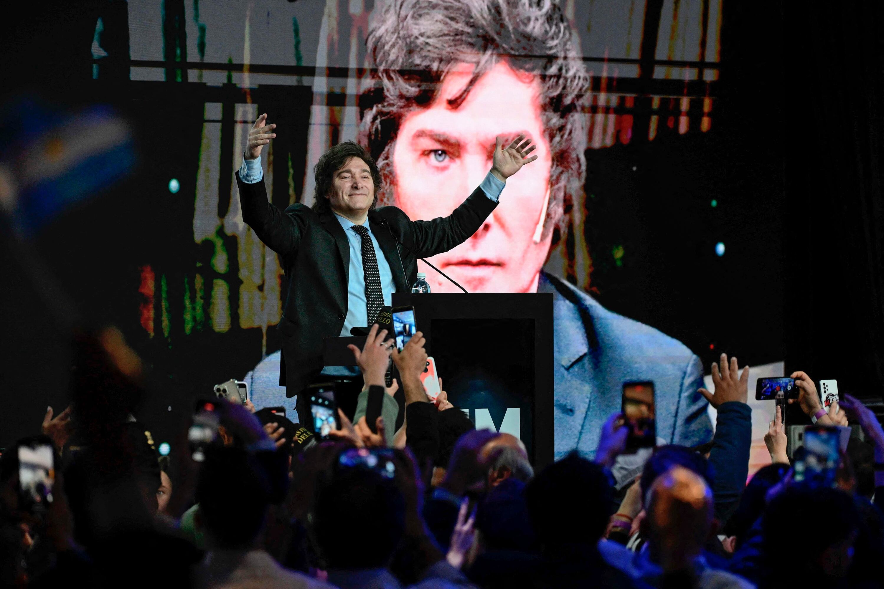 Dirigentes gremiales y empresarios escucharon al economista libertario.