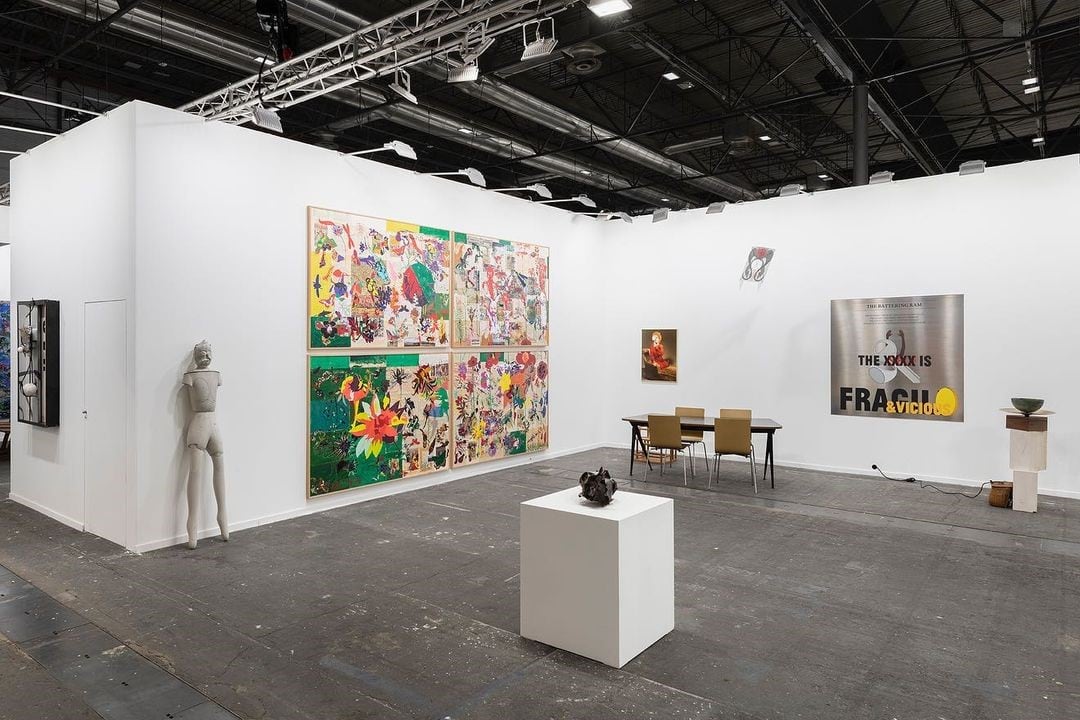 Las cuatro obras embargadas del pintor español José María Sicilia. Imagen: @galeriechantalcrousel. 