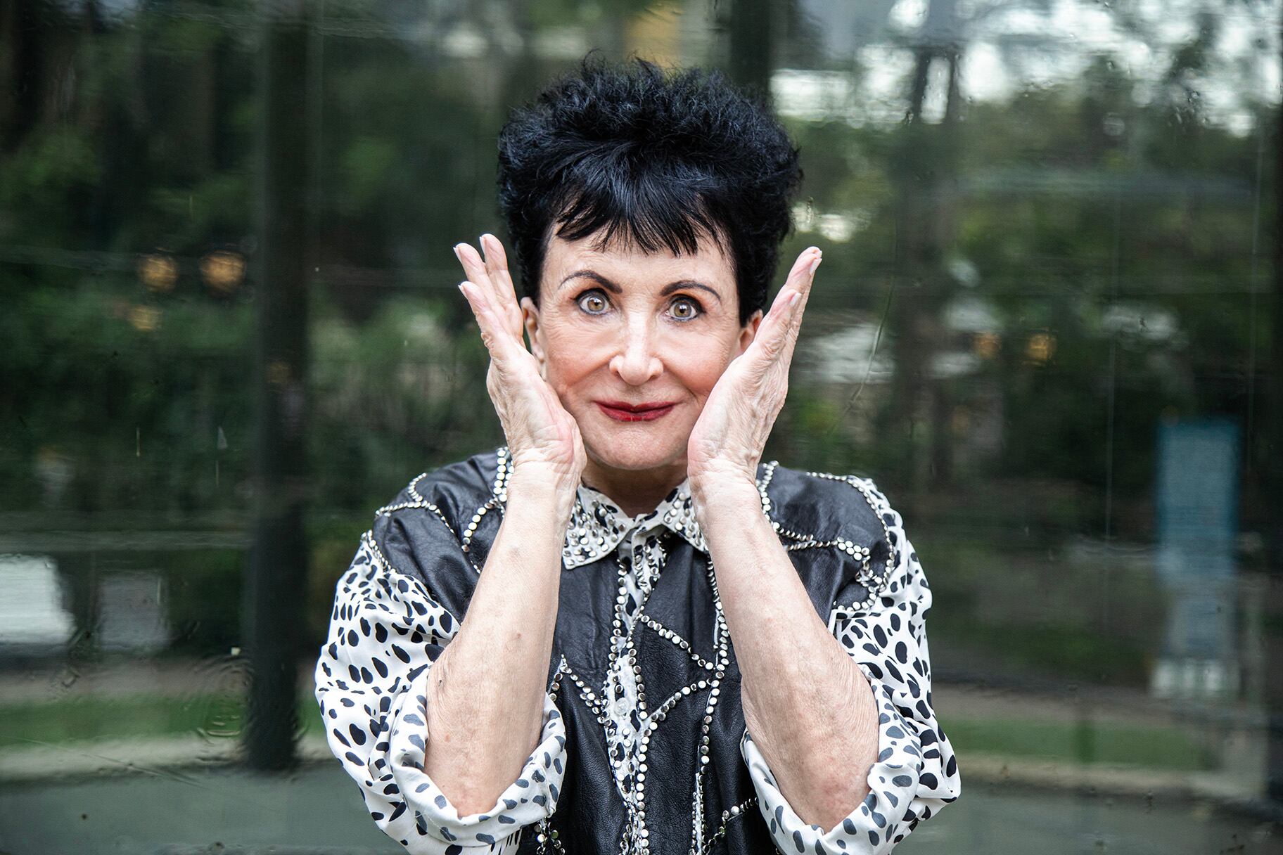 Esther Díaz en busca de representaciones de la vulva que parecen tan ocultas como la vulva misma.