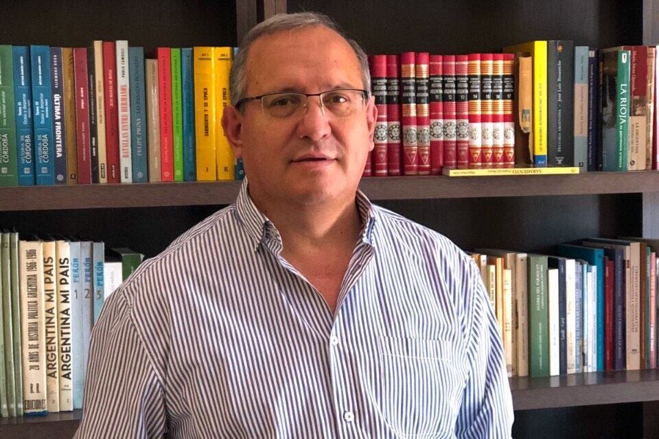 Los libros de Robledo están teñidos por la impronta del pensamiento nacional.