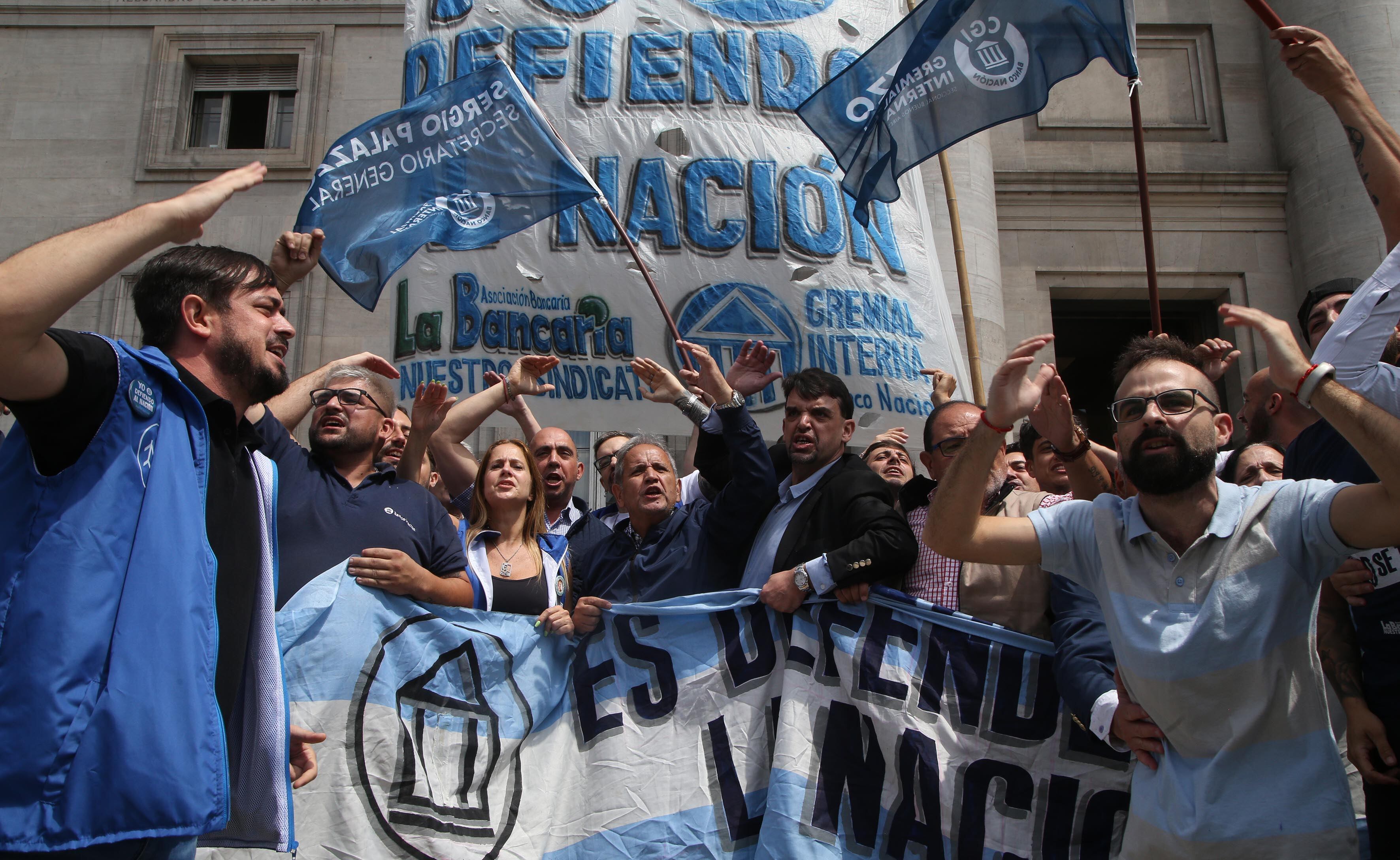 "Es contradictorio querer vender lo que funciona", señaló La Bancaria