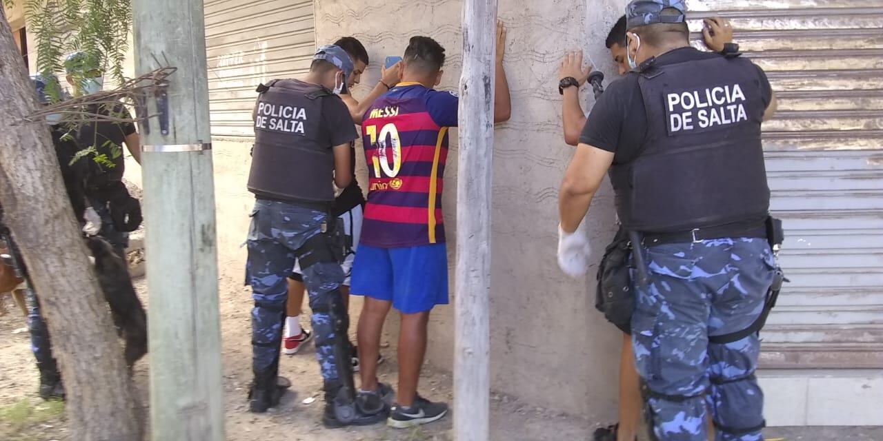 Una de las tantas detenciones a jóvenes de barrios periféricos 