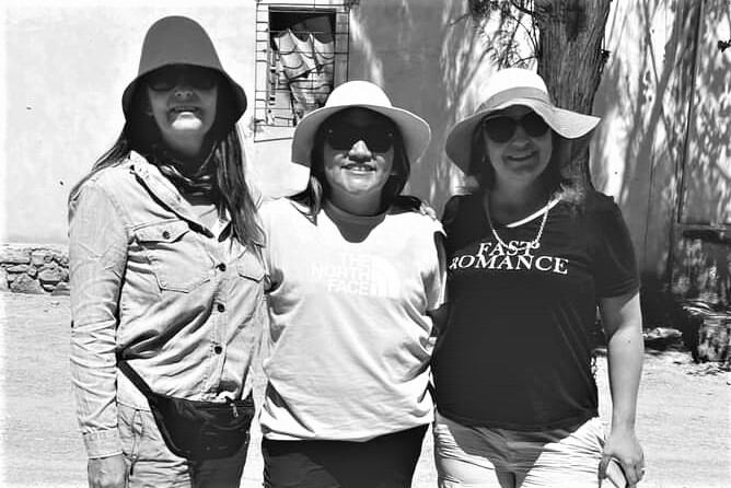 Natalia Ponferrada, Yanina Vazquez y Anahí Costa, en Antofagasta de la Sierra.