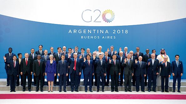 La tradicional foto de “familia” de los máximos mandatarios de los países miembro e invitados del G-20 y titulares de organizaciones multilaterales.