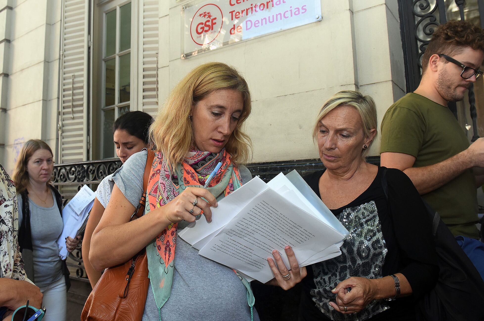 "Queremos saber quién está detrás de todo esto", exigieron los denunciantes.