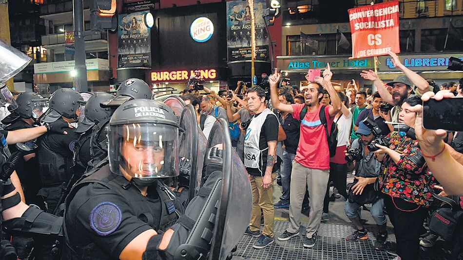 La movilización partió desde el Congreso hasta el Obelisco.